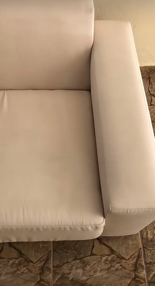 Après nettoyage - Canapé tissu beige - Salissures profondes