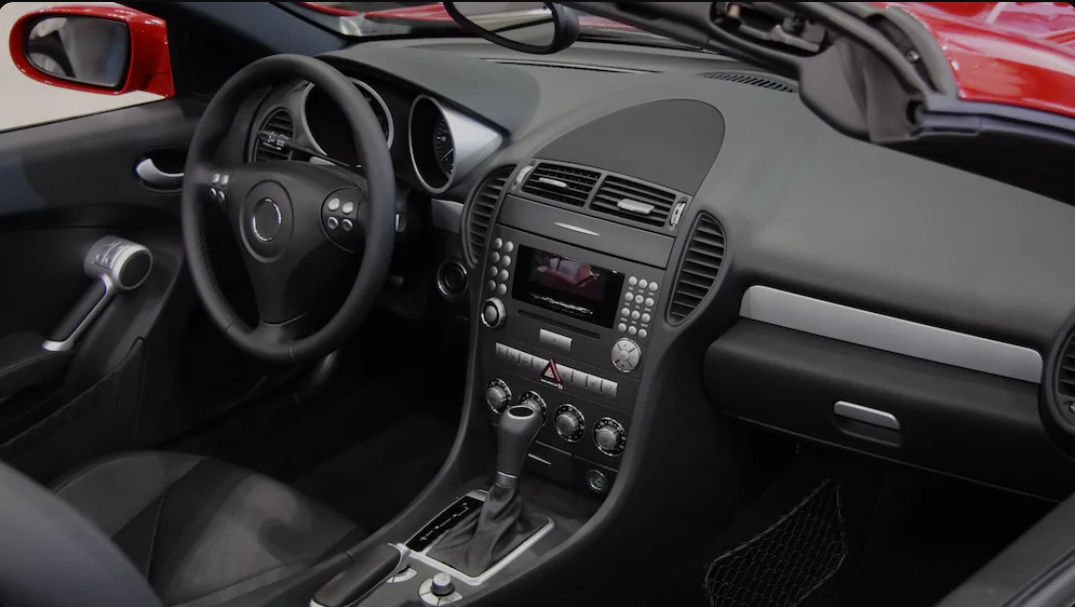 Nettoyage intérieur habitacle de voiture